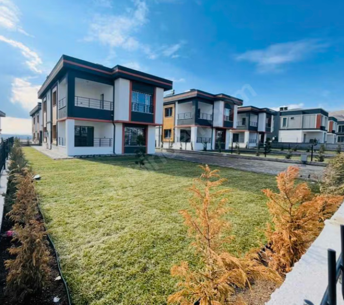 Sahibinden, Aslıhan Konakları,Merkezi Konum,"0" Tapulu 5+1 Villa