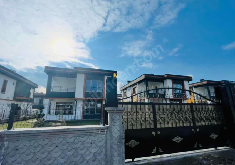 Sahibinden, Aslıhan Konakları,Merkezi Konum,"0" Tapulu 5+1 Villa