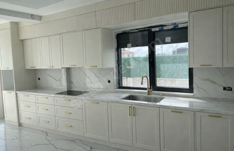 ACİL SATILIK!!! Müstakil Bahçeli 5+1 Villa (220m2)