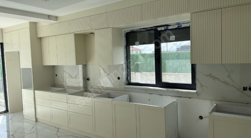 ACİL SATILIK!!! Müstakil Bahçeli 5+1 Villa (220m2)
