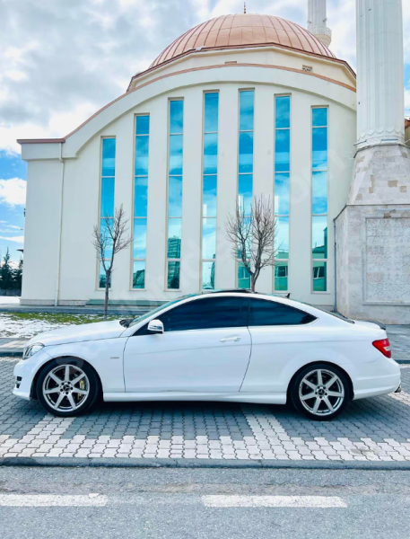 SAHİBİNDEN BAKIMLI 2012 COUPE 7G-TRONİK AMG açıklamayı okuyun