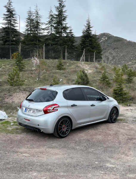 Sahibinden 2012 model bakımlı Peugeot 208 1.4 dizel
