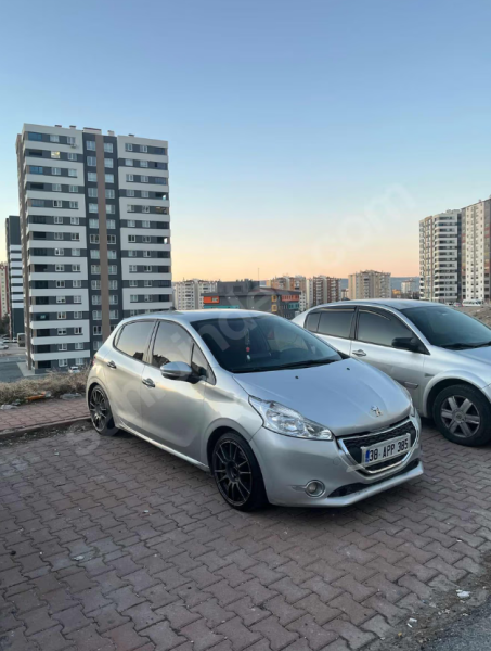 Sahibinden 2012 model bakımlı Peugeot 208 1.4 dizel