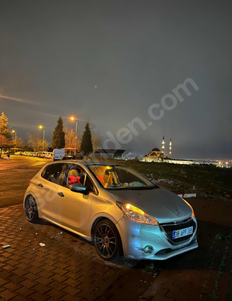 Sahibinden 2012 model bakımlı Peugeot 208 1.4 dizel