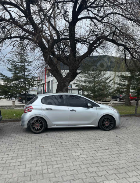 Sahibinden 2012 model bakımlı Peugeot 208 1.4 dizel