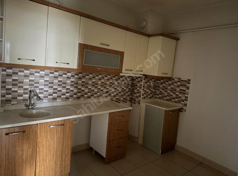 NATO CADDESİNDE KİRALIK DAİRE