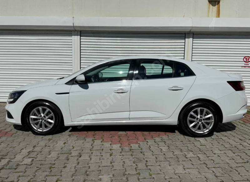 HATASIZ DEĞİŞENSİZ 88.000km MEGAN 4 BODRUM TESLİM