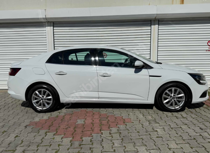 HATASIZ DEĞİŞENSİZ 88.000km MEGAN 4 BODRUM TESLİM