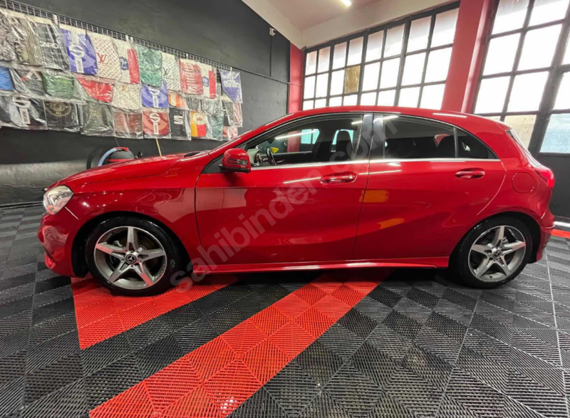 KIRMIZI MERCEDES a180 AMG HATASIZ BOYASIZ