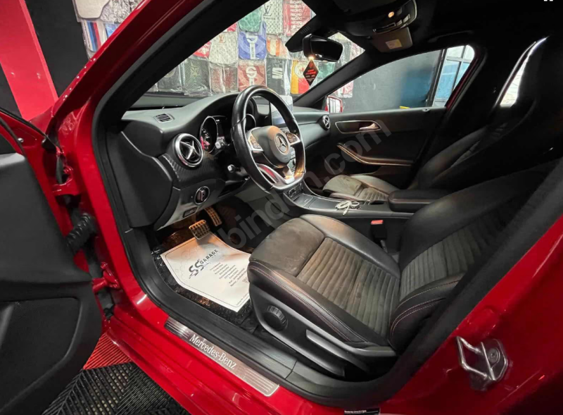KIRMIZI MERCEDES a180 AMG HATASIZ BOYASIZ