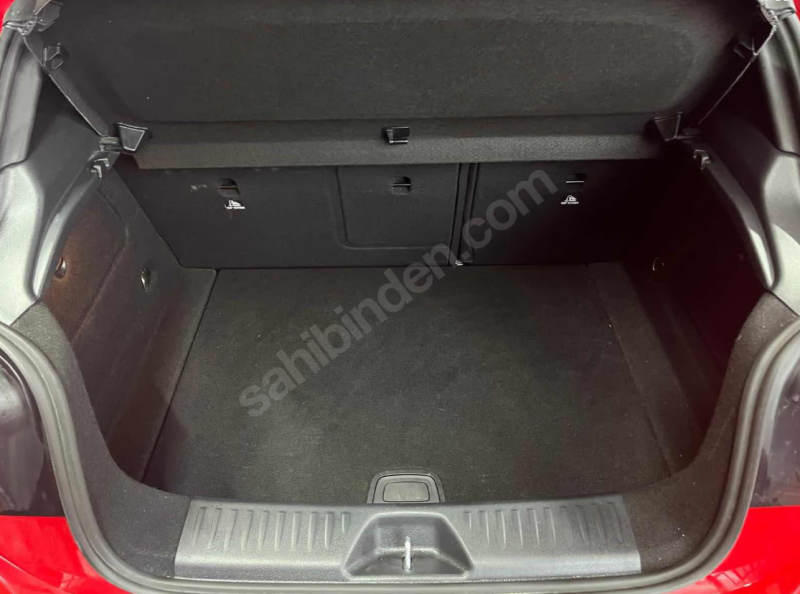 KIRMIZI MERCEDES a180 AMG HATASIZ BOYASIZ