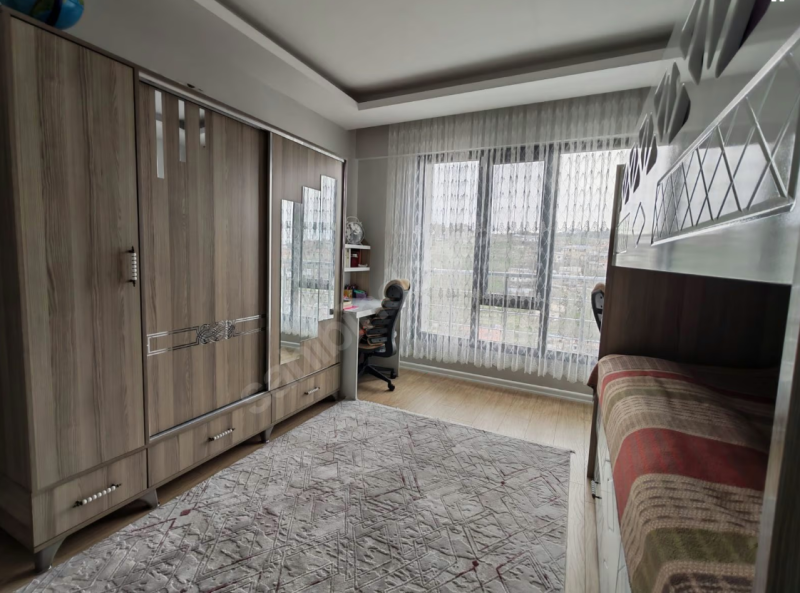 ŞEHRİN GÖBEĞİNDE STELLA SİTESİNDE 3+1 LÜKS DAİRE