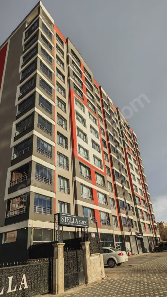 ŞEHRİN GÖBEĞİNDE STELLA SİTESİNDE 3+1 LÜKS DAİRE