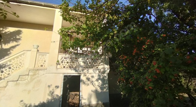 TEMİZ PARSELLİ BAHÇELİ EV