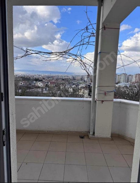 Paraşüt Alanına Yakın Bahçeli Ara Kat Daire