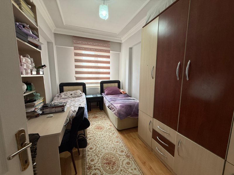 Talas jandarma karşısı geniş satılık daire