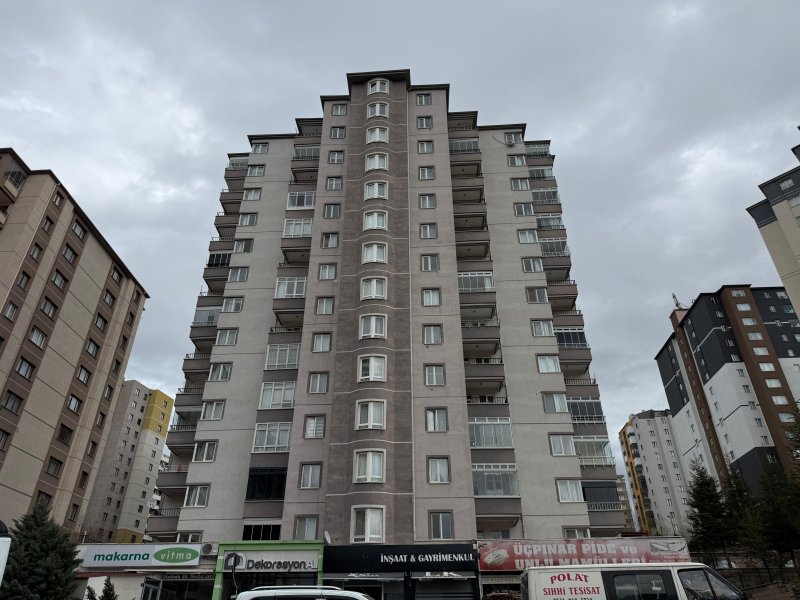 Talas jandarma karşısı geniş satılık daire