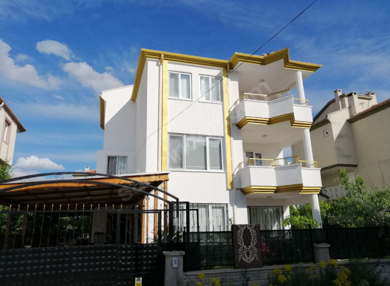 Sahibinden SATILIK LÜKS VİLLA TRAMVAYA 1KM HAVUZLU