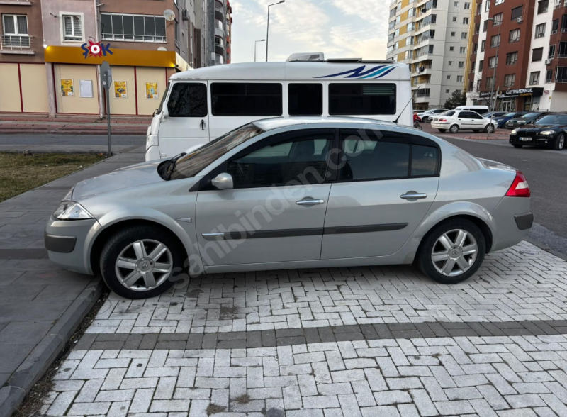 TEMİZ HATASIZ AYARINDA MEGANE 2