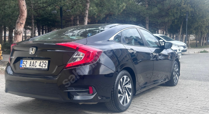 İLK SAHİBİNDEN TEMİZ- BAKIMLI 105 BİN KM HONDA CİVİC