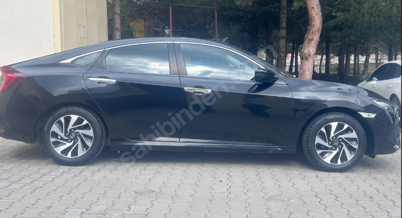 İLK SAHİBİNDEN TEMİZ- BAKIMLI 105 BİN KM HONDA CİVİC
