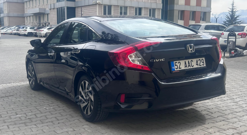 İLK SAHİBİNDEN TEMİZ- BAKIMLI 105 BİN KM HONDA CİVİC