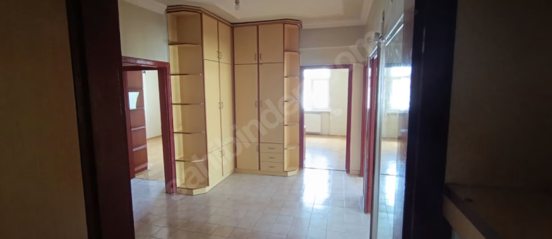 Sahibinden Kiracılı Anayurt meydana 1dk.yürüme mesafesi