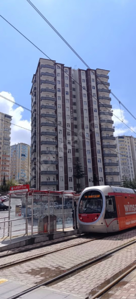Sahibinden Kiracılı Anayurt meydana 1dk.yürüme mesafesi