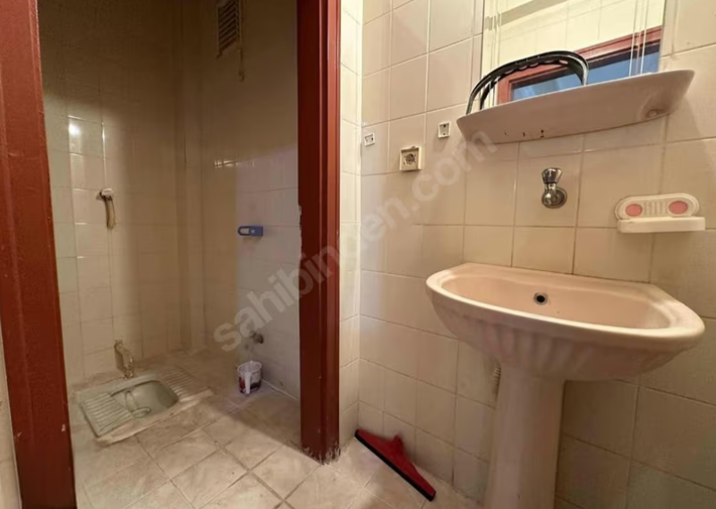 Sahibinden Kiracılı Anayurt meydana 1dk.yürüme mesafesi