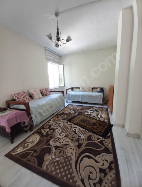 ŞEHİR MERKEZİ ALTINOLUKTA EVLİ BAHÇE