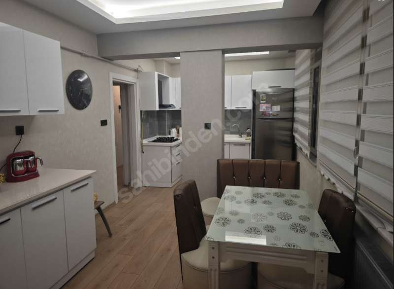 Sivas Caddesinde Cadde Manzaralı full yapılı 4+1 Kombili