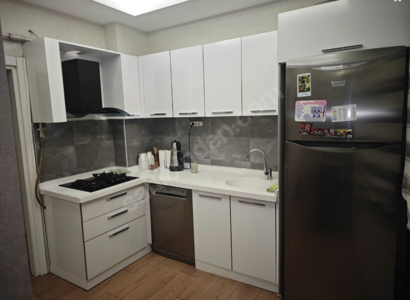 Sivas Caddesinde Cadde Manzaralı full yapılı 4+1 Kombili