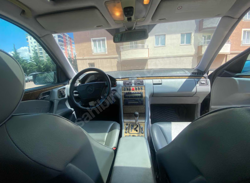 SAHİBİNDEN E 200 KOMP. AVANTGARDE OTOMATİK 186 HP