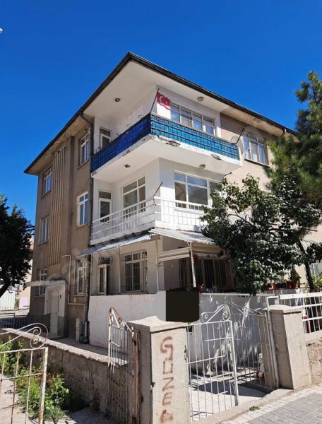 Orta kat içerisi ful yapılı