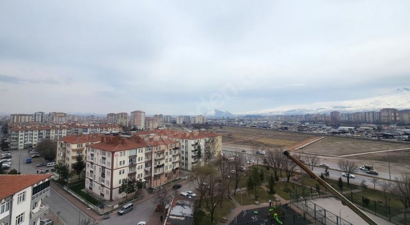 Ziyagökalp Mahallesinde Yenilenmiş Asansörlü 3+1 Satılık Daire