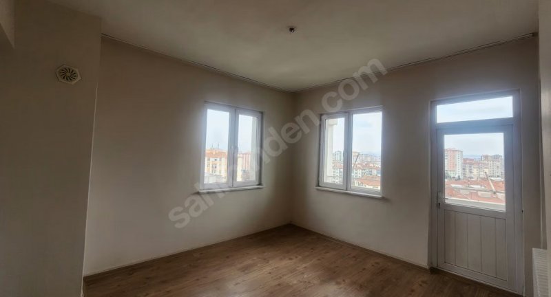 Ziyagökalp Mahallesinde Yenilenmiş Asansörlü 3+1 Satılık Daire