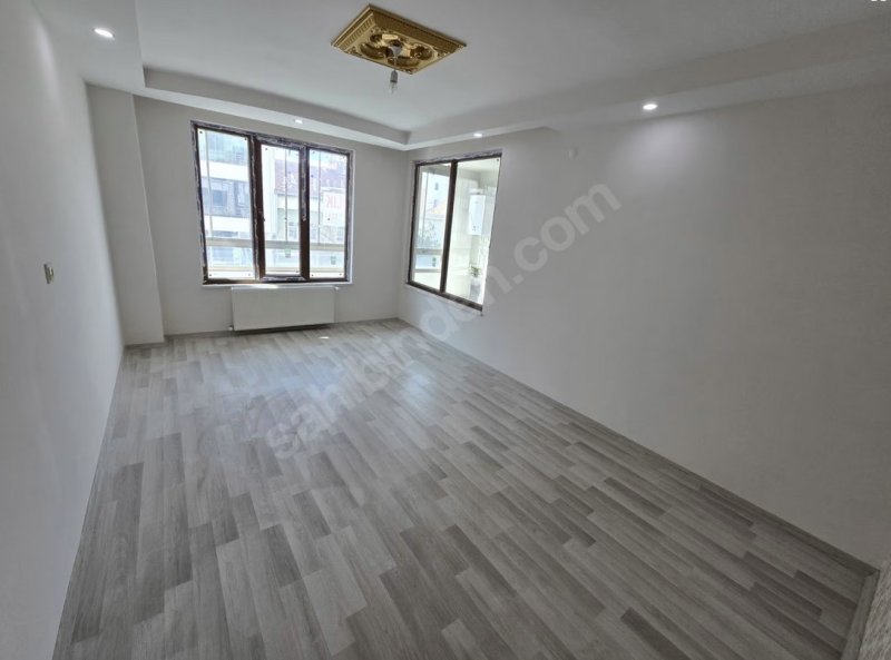 Tekir Caddesi Üzeri 3+1 Sıfır Daire Ferah ve Kullanışlı