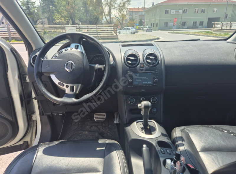 NISSAN QASHQAI 1.6 PLATINUM OTOMATİK ORİJİNAL