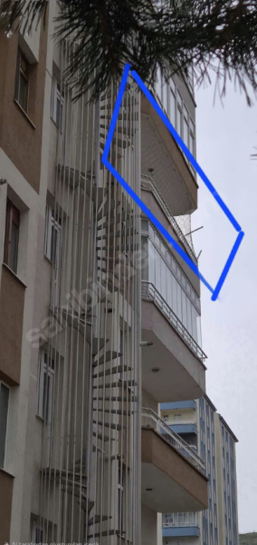 Yenidoğan'da 3 Cepheli,3 Balkonlu 3+1 Kombili Daire