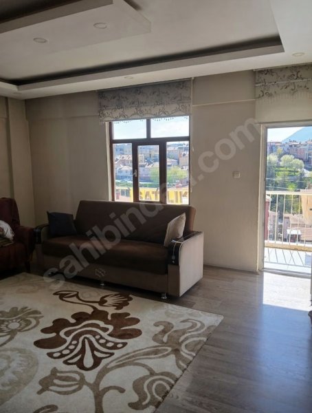 Eskişehir Bağlarinda Cadde üzeri 2+1 kiralik kombili daire