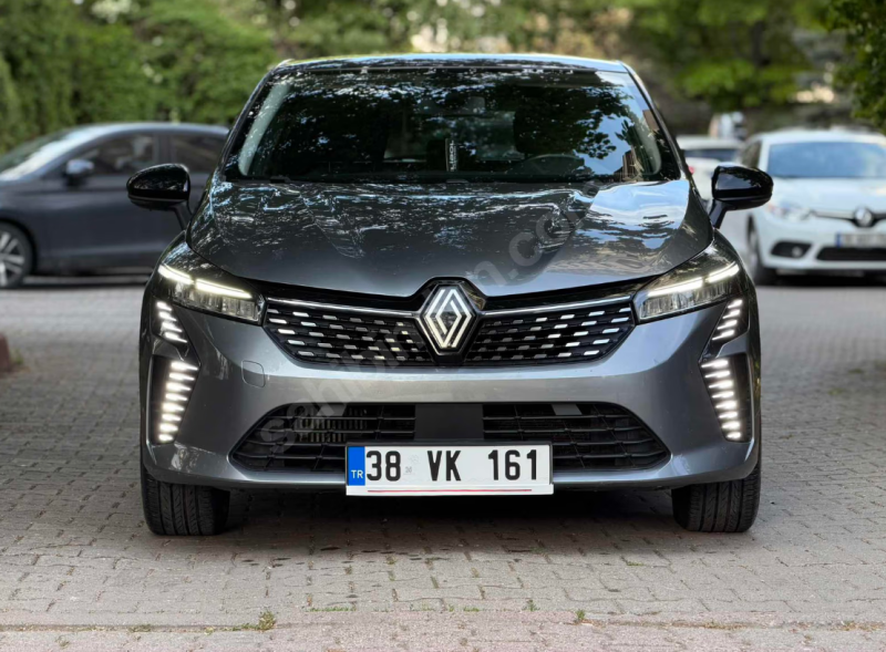 HATASIZ BOYASIZ 2024 CLIO 1.0 TCE EVOLUTION SERVİS BAKIMLI