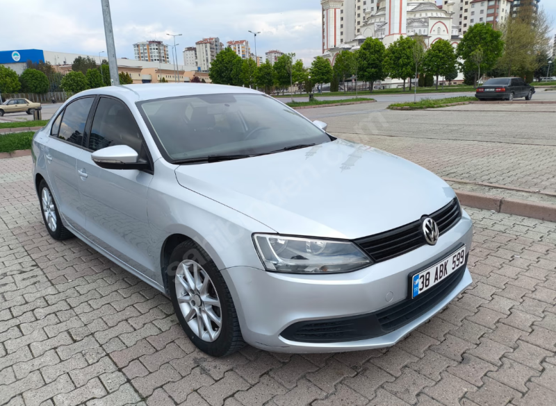 SAHİBİNDEN TEMİZ OTOMATİK JETTA