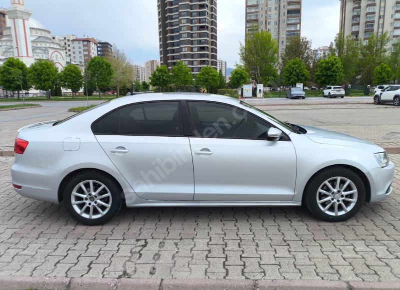 SAHİBİNDEN TEMİZ OTOMATİK JETTA