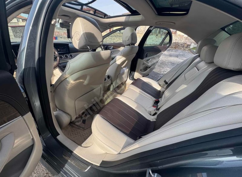 2017 model Mercedes-Benz E180 AMG paket