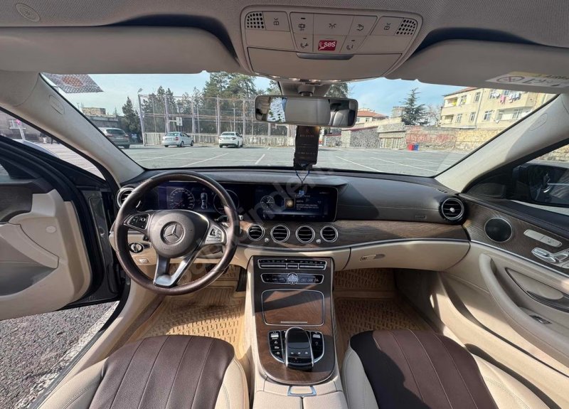 2017 model Mercedes-Benz E180 AMG paket