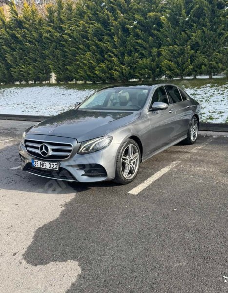 2017 model Mercedes-Benz E180 AMG paket
