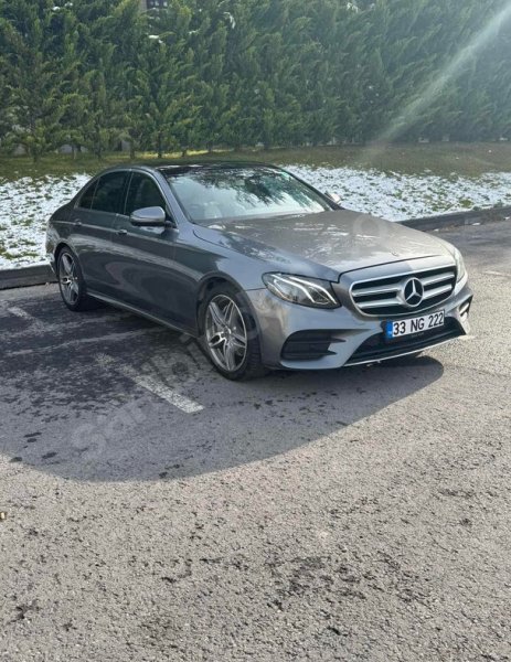 2017 model Mercedes-Benz E180 AMG paket