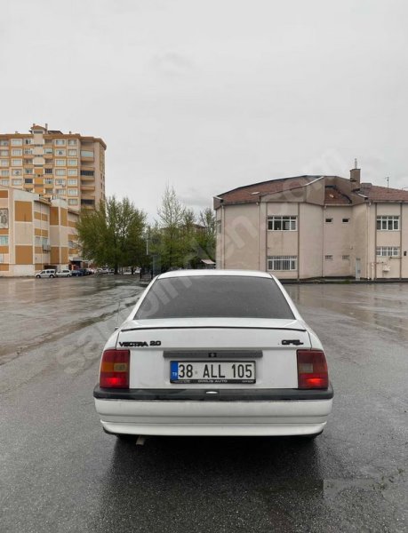 BAKIMLI 1992 MODEL OPEL VECTRA