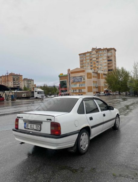 BAKIMLI 1992 MODEL OPEL VECTRA