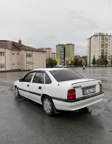 BAKIMLI 1992 MODEL OPEL VECTRA